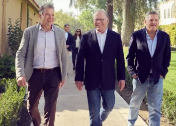 Netflix strengthens its Warner Bros. bid as Paramount’s David Ellison tries to wreck its deal