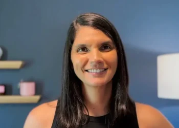 I help women return to professional work. These are the mistakes I see most often.