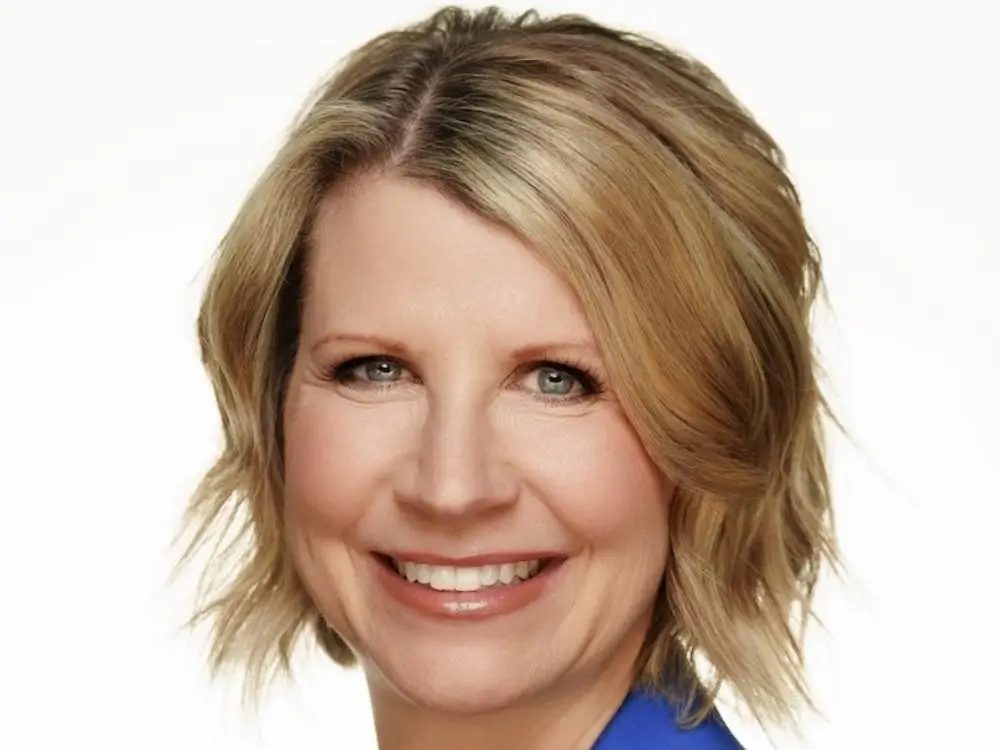 Kelly Jones headshot