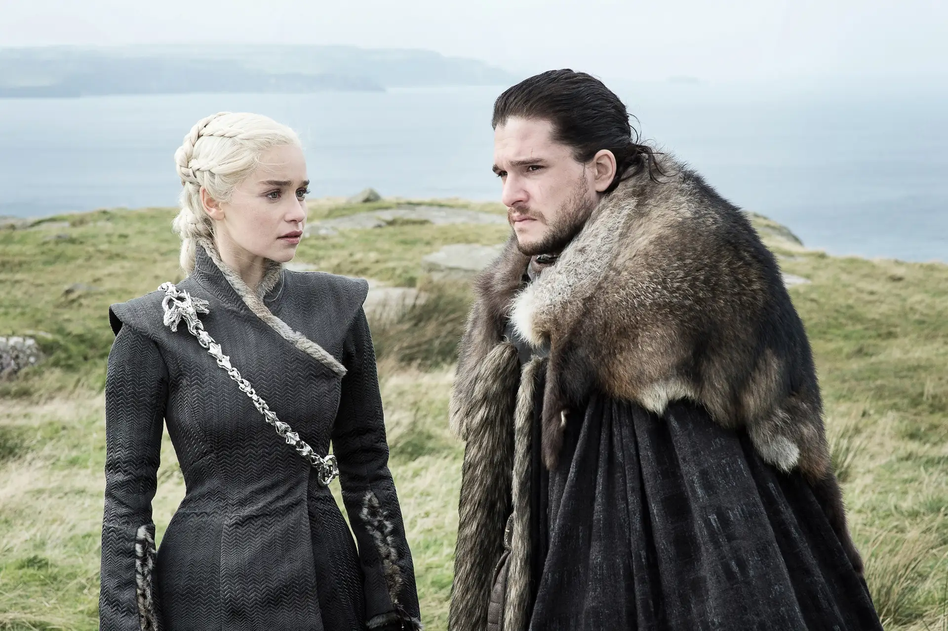 Emilia Clarke and Kit Harington as Daenerys Targaryen and Jon Snow in 