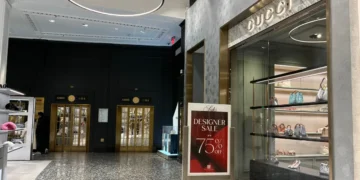 I went to Saks Fifth Avenue to see why the iconic department store was struggling. Hours later, it filed for bankruptcy.