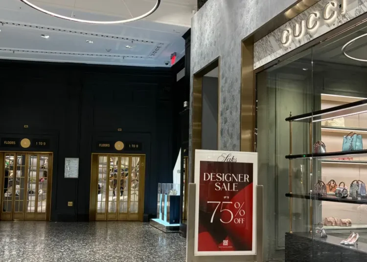 I went to Saks Fifth Avenue to see why the iconic department store was struggling. Hours later, it filed for bankruptcy.