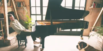 I escaped a cult and was homeless and desperate. Chris Martin gave me a piano, and I became a successful musician.