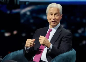 Jamie Dimon says he called Warren Buffett after poaching his protégé