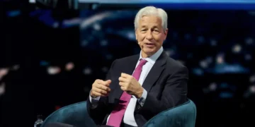 Jamie Dimon says he called Warren Buffett after poaching his protégé