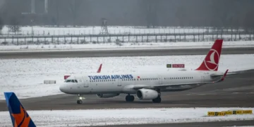 Plane chaos erupts after passenger puts a bomb threat in their mobile hotspot name