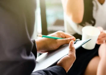 5 executives share their go-to interview question