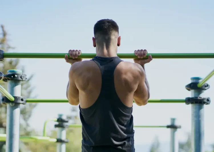 How to lose fat while maintaining muscle, according to the personal trainers of celebrities and business execs