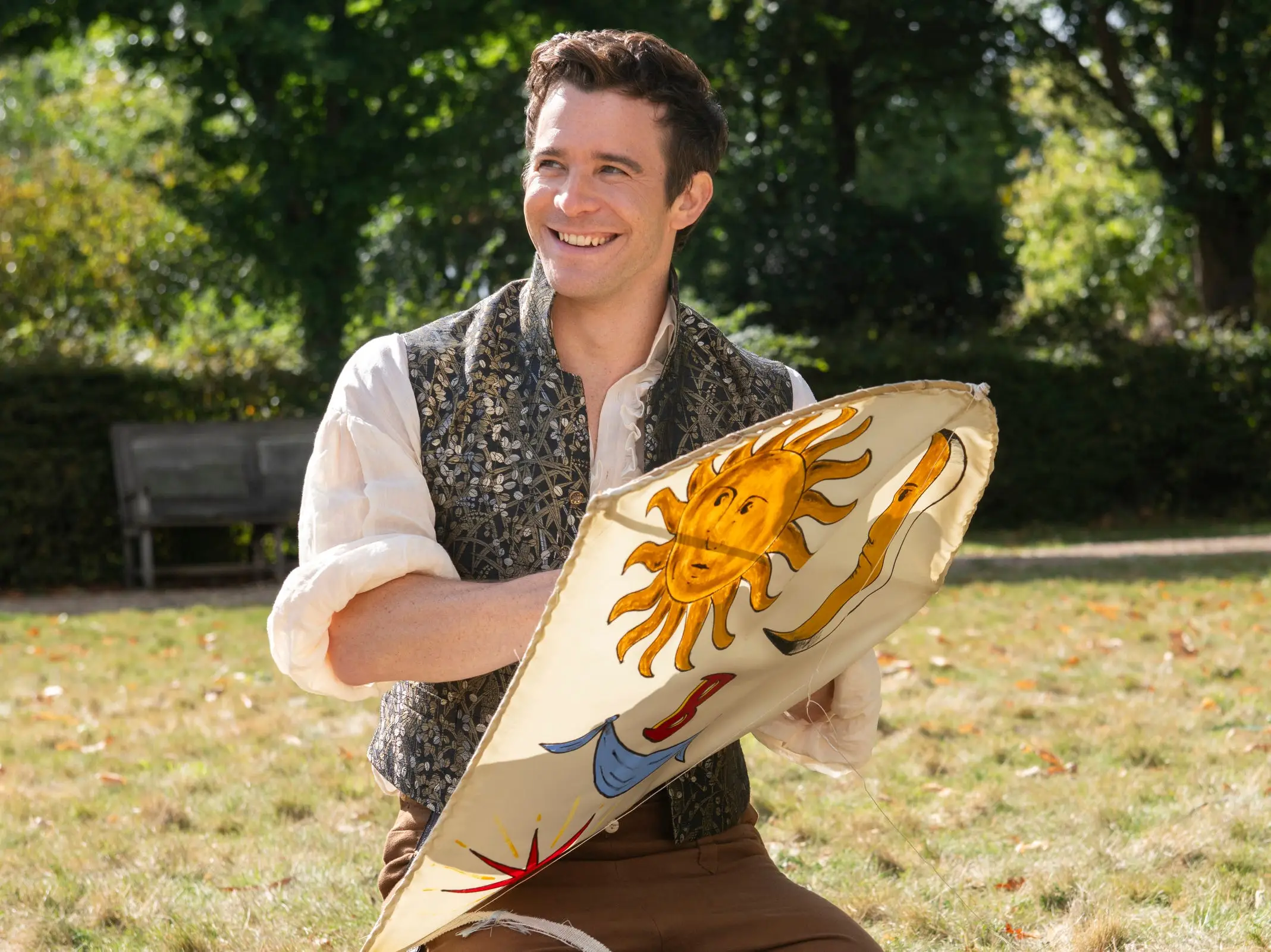 luke thompson as benedict bridgerton