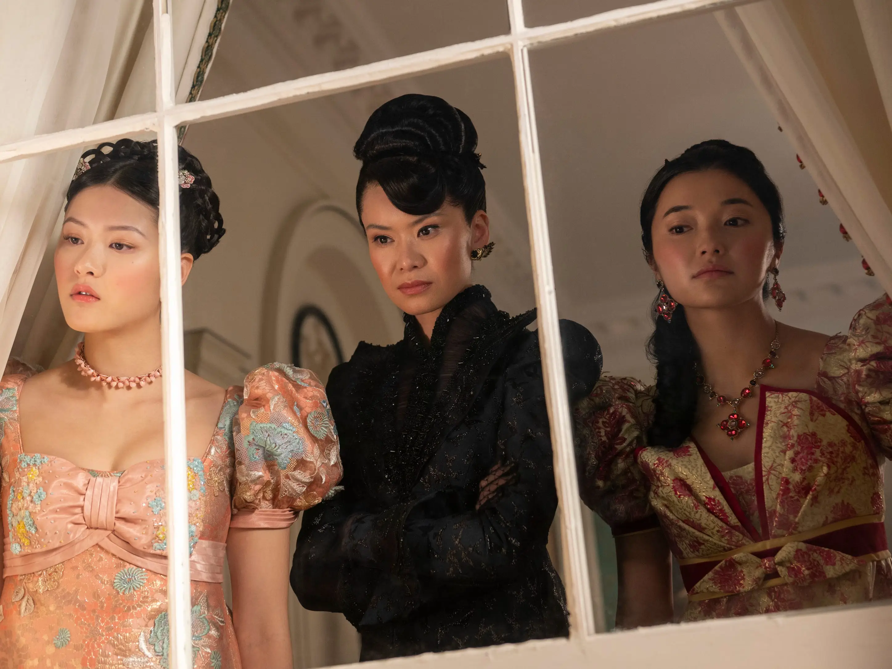 Isabella Wei, Katie Leung, Michelle Mao in bridgerton