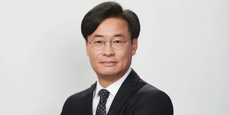 Samsung Electronics boss says it’s betting on AI that blends into the background, not spectacle