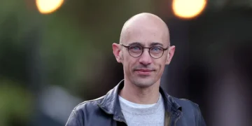 Shopify’s CEO says companies that hire founders often make a big mistake: Don’t ‘put them in like founder day care’