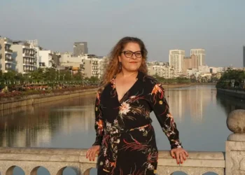 I moved abroad at 40 to escape loneliness. I didn’t expect how hard it would be to go home.