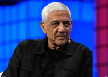 Vinod Khosla is looking at this metric to gauge if we’re in an AI bubble