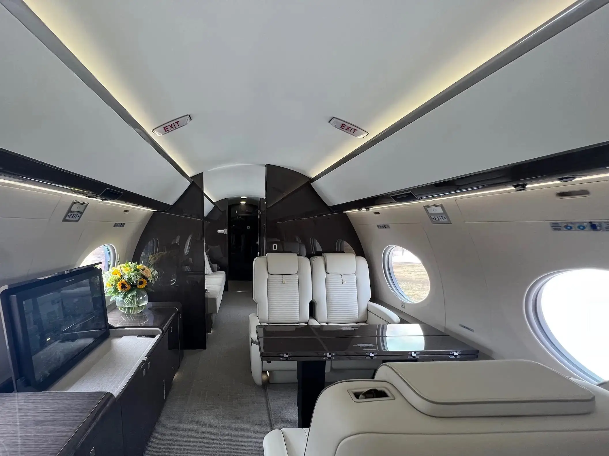 The interior of a Gulfstream G650 on display at the 2022 Farnborough Airshow