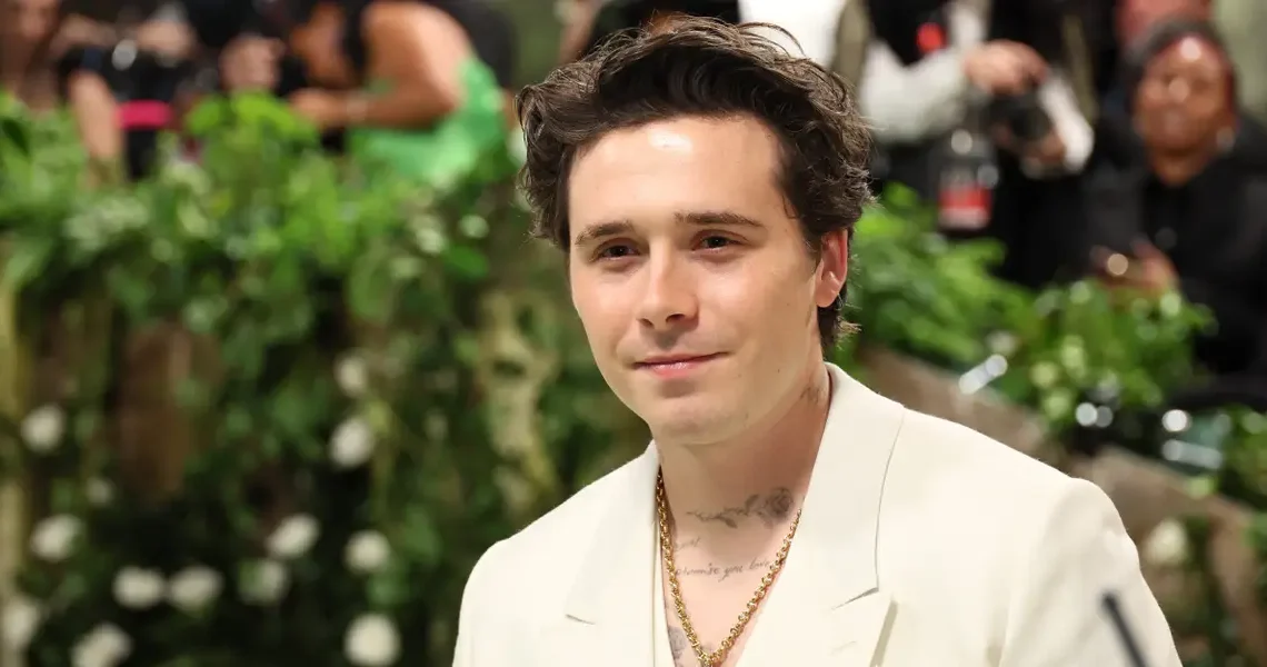 A family therapist shares one major sign it’s time to set boundaries with your family, like Brooklyn Beckham