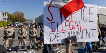 Some tech workers want their CEOs to  ‘call the White House’ and speak out against ICE