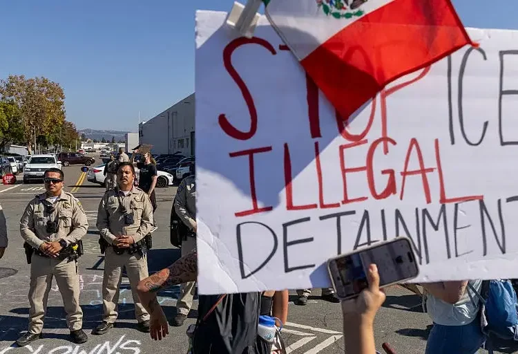 Some tech workers want their CEOs to  ‘call the White House’ and speak out against ICE