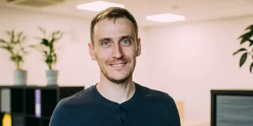 A man lost 44lbs and learned 3 important lessons about losing fat while maintaining muscle