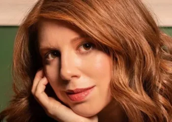 How startups can ‘break through the noise’ and grab attention, according to a marketer-turned-VC