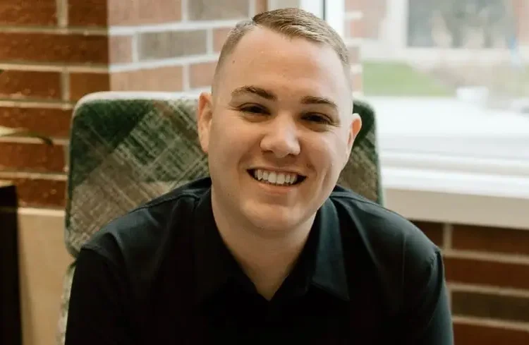 Don’t make this one big mistake when dealing with a difficult boss, a career coach says