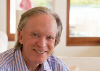 ‘Bond King’ Bill Gross says the record stock rally is at risk of stalling &mdash; and tells us what could keep the party going