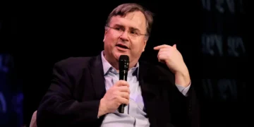 LinkedIn cofounder Reid Hoffman says companies are approaching AI the wrong way