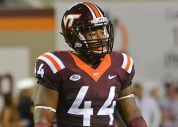 When my college football career ended, I hit rock bottom. Losing over 100 pounds helped me get my life back on track.