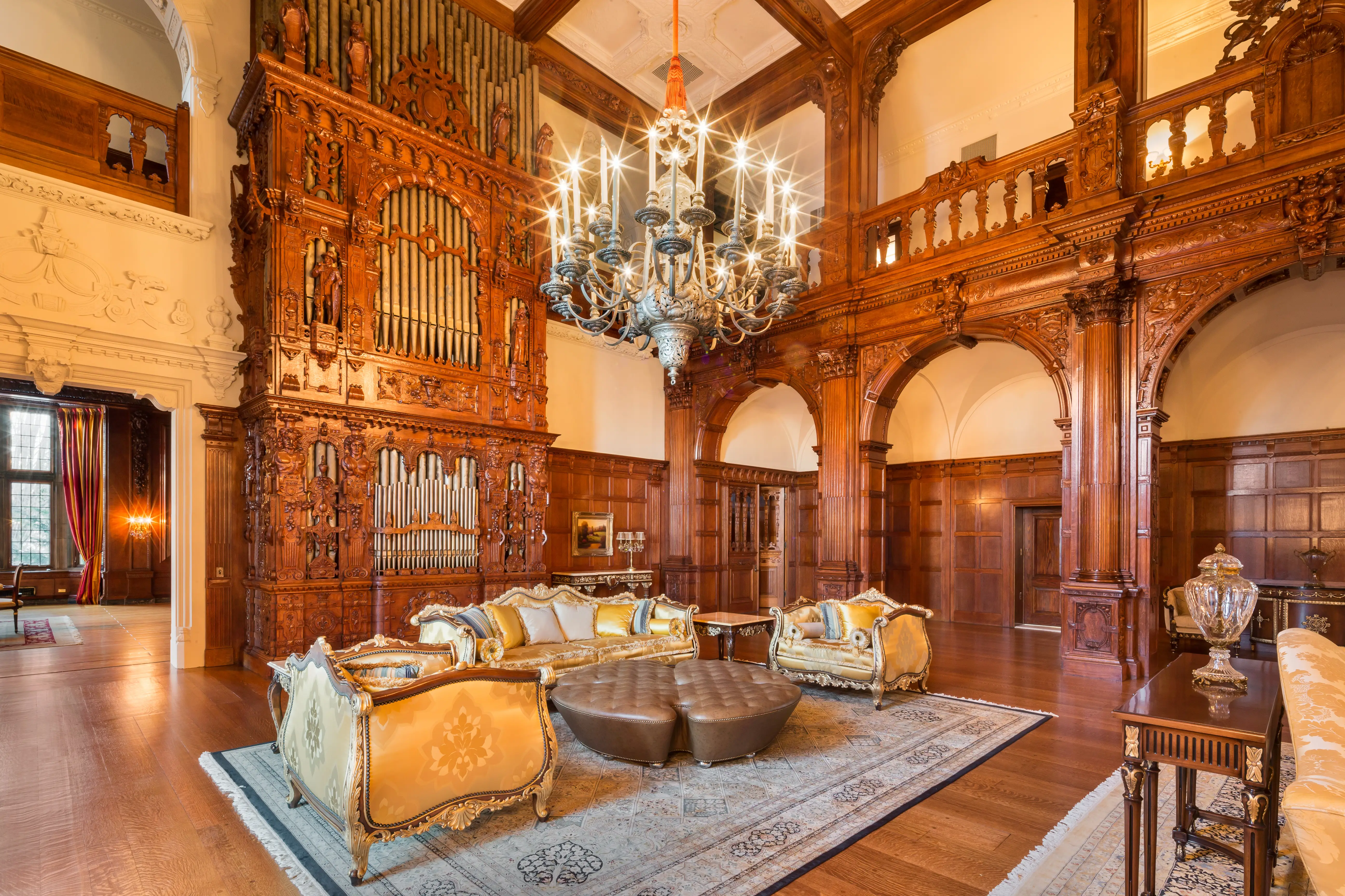 The player pipe organ at the Crocker-McMillin mansion soars from floor to ceiling in the Great Hall.