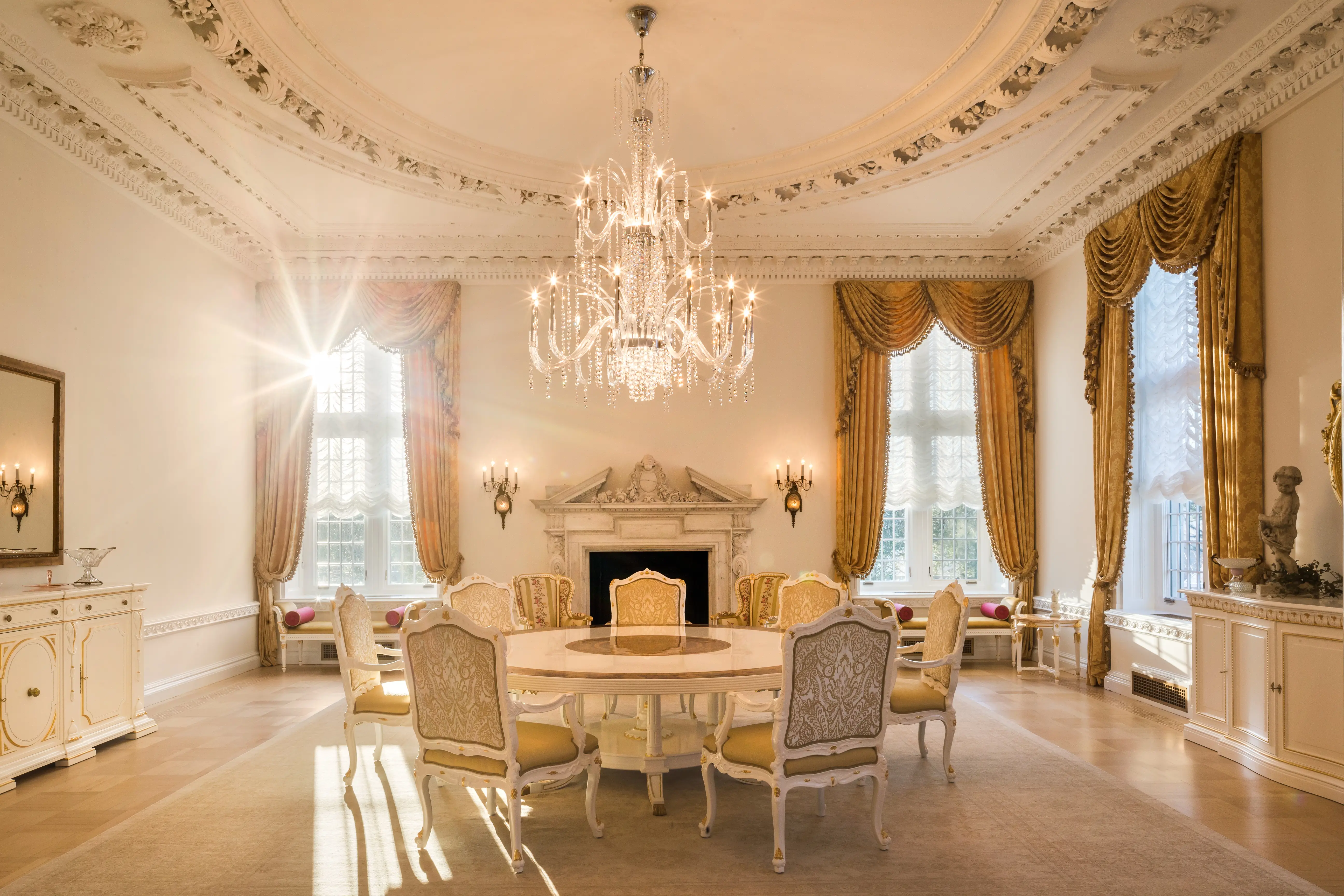 A bright, smaller dining room was installed in the Crocker-McMillin mansion by New Jersey real estate executive Ilija Pavlovic.