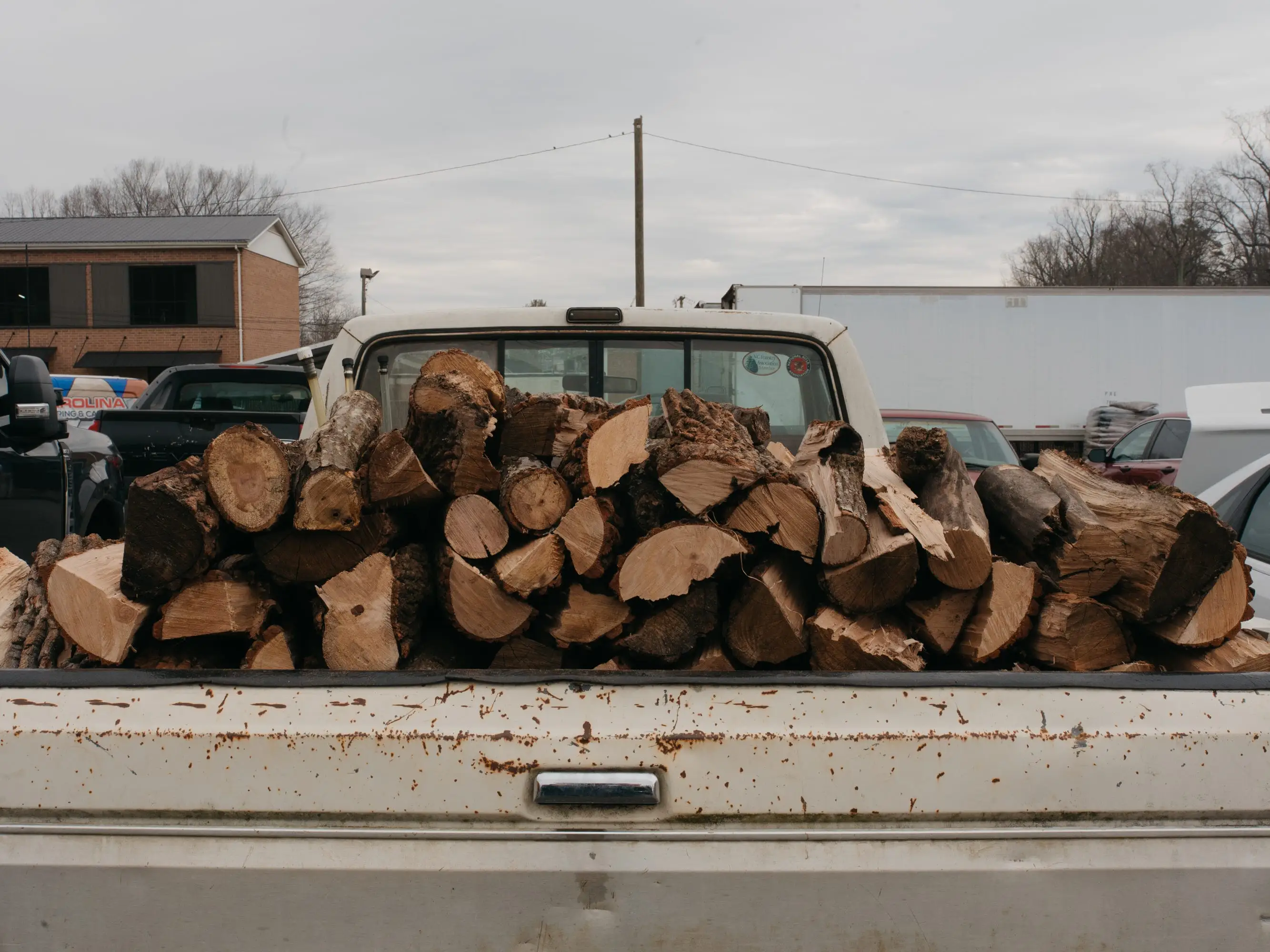 Shoppers in Morganton, North Carolina, buy lumber ahead of winter storm Fern on Thursday, January 22, 2026