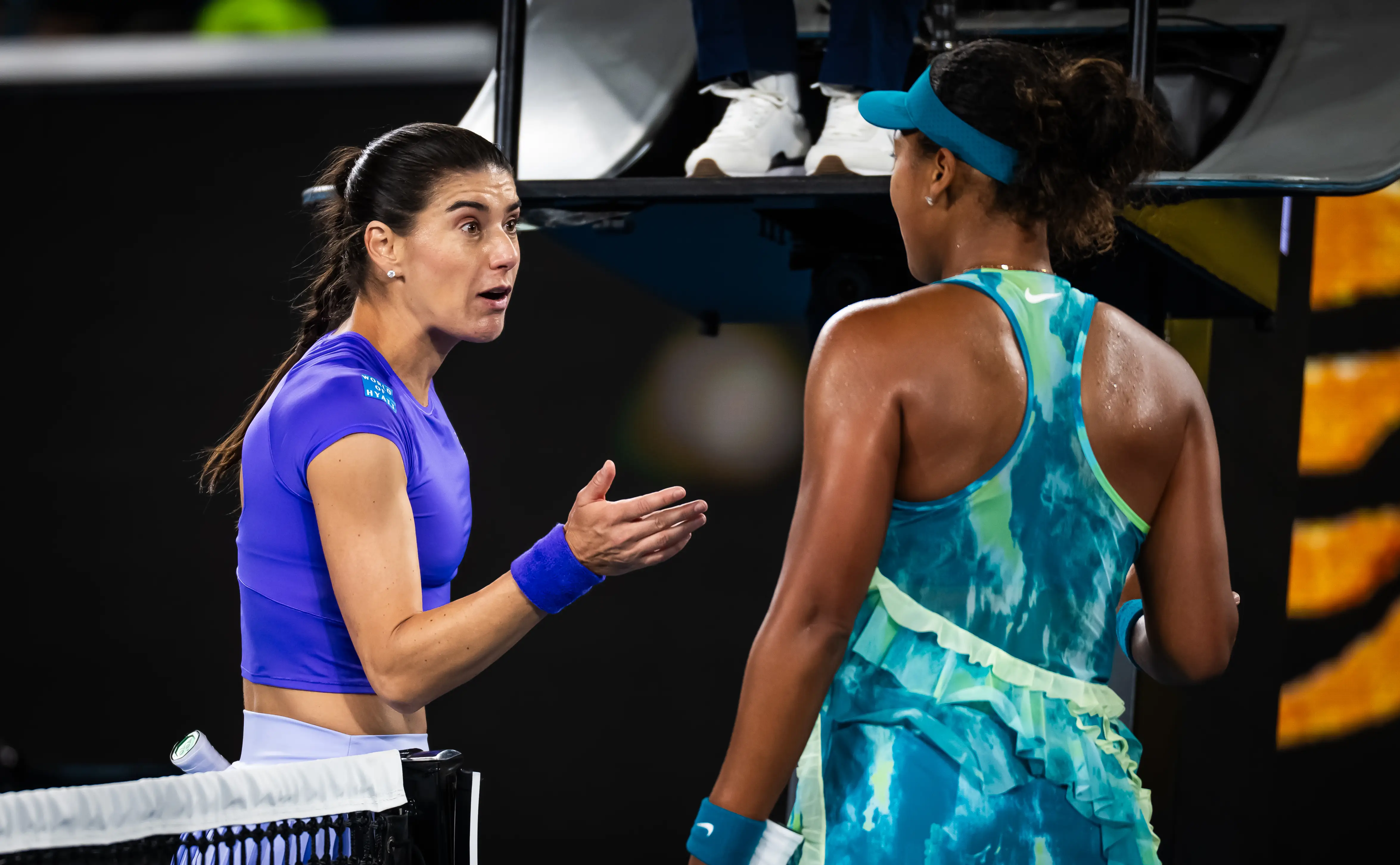 Romanian player Sorana Cîrstea and Naomi Osaka at the Australian Open on Thursday, January 22, 2026 in a tense exchange.