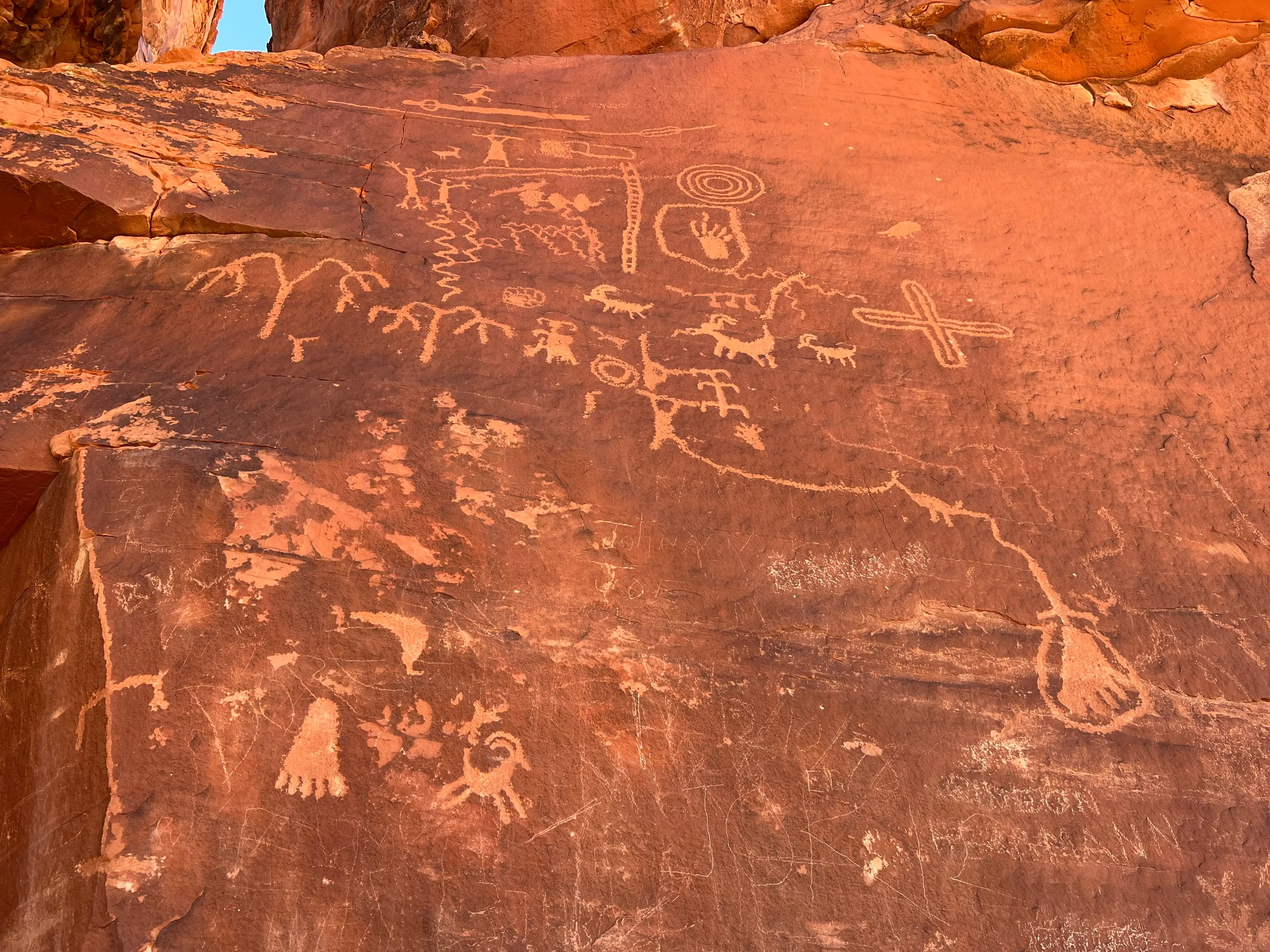Petroglyphs on Atlatl Rock