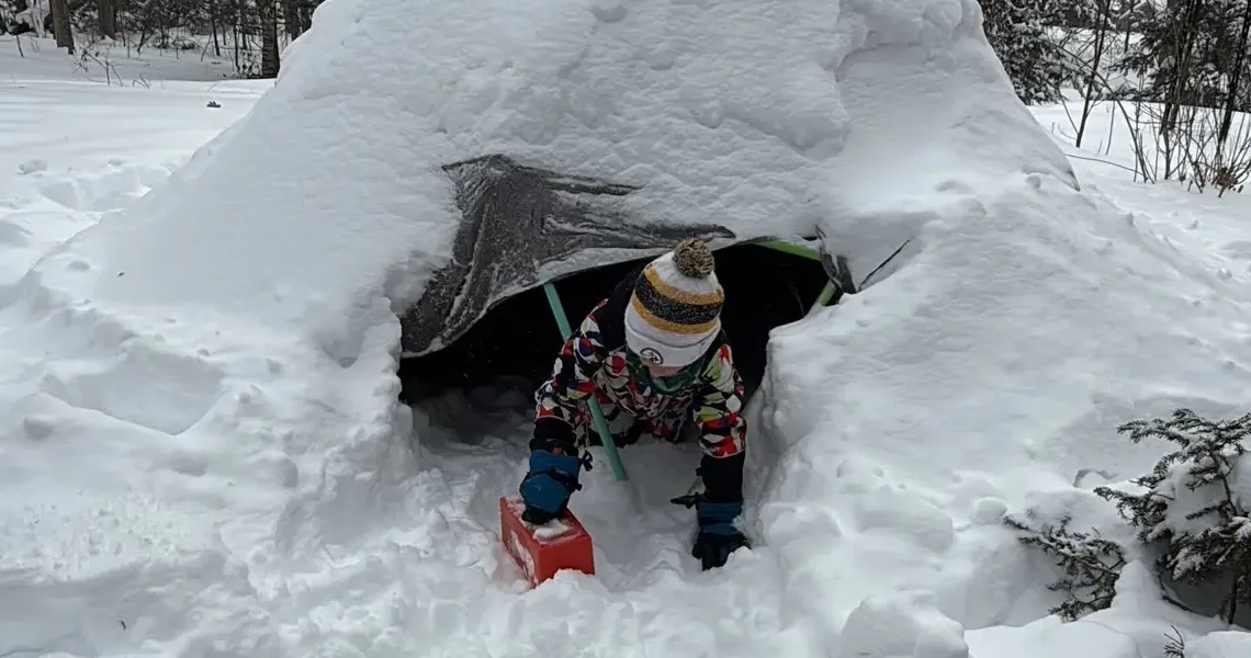 Influencers convinced me I needed to build an igloo for my kids. The results made this snow day bearable, and it was free.