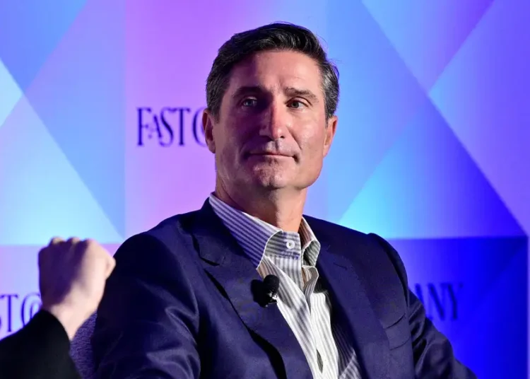 Why Starbucks is letting Brian Niccol use the company plane for more personal travel