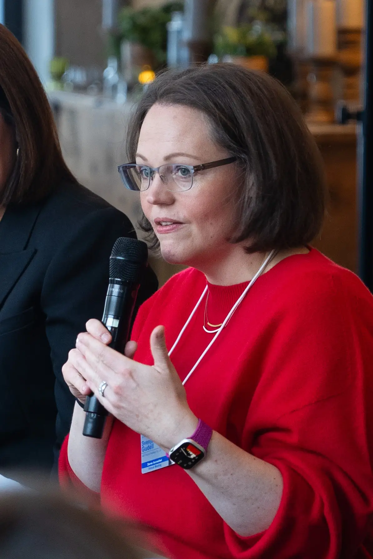 Svenja Gudell participates in BI's roundtable