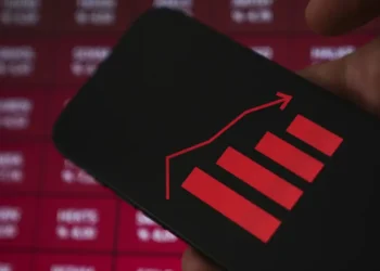 AI is a planet-sized bubble &mdash; and Microsoft’s slump is a taste of the crash to come, tech guru Erik Gordon says