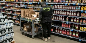 Empty stores and massage chairs next to produce: Amazon Fresh employees explain the chain’s demise