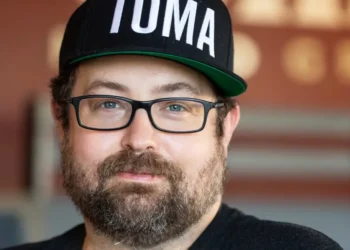 I’m a business owner in Minneapolis working 16-hour shifts so my staff can stay home to avoid ICE