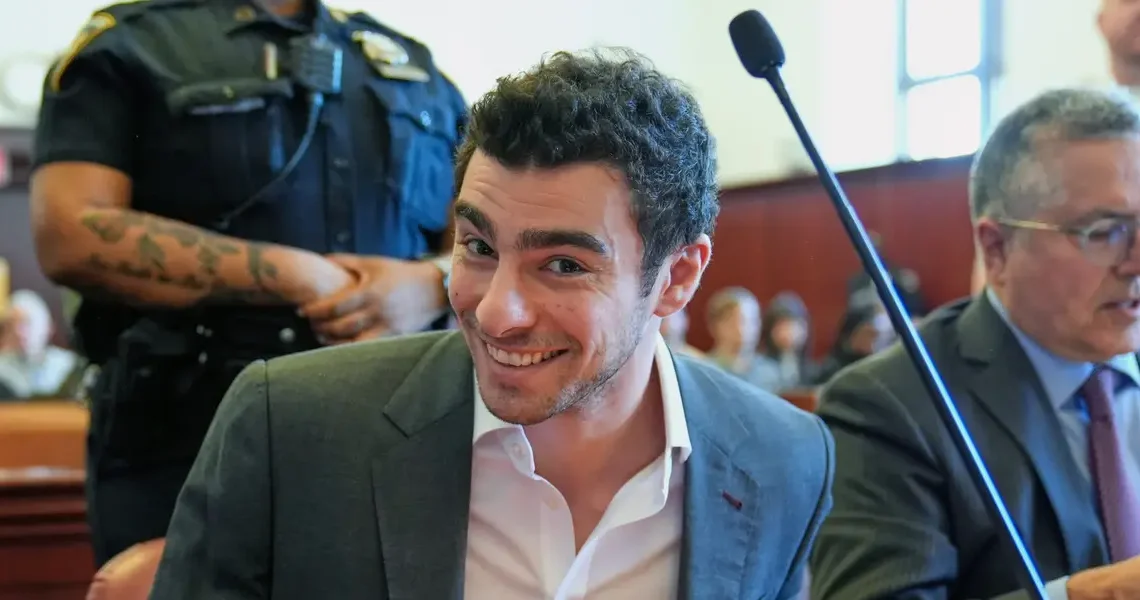 A man carrying a pizza wheel impersonated an FBI agent and tried to break Luigi Mangione out of jail, prosecutors say