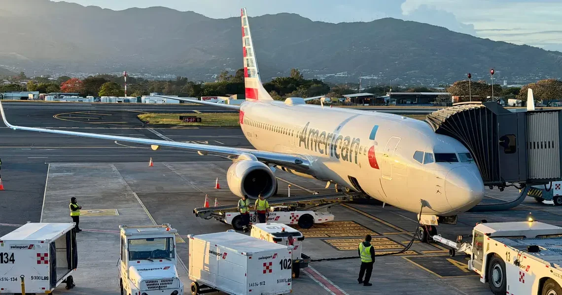 Trump says airlines can fly to Venezuela again &mdash; and American wants to be the first to return