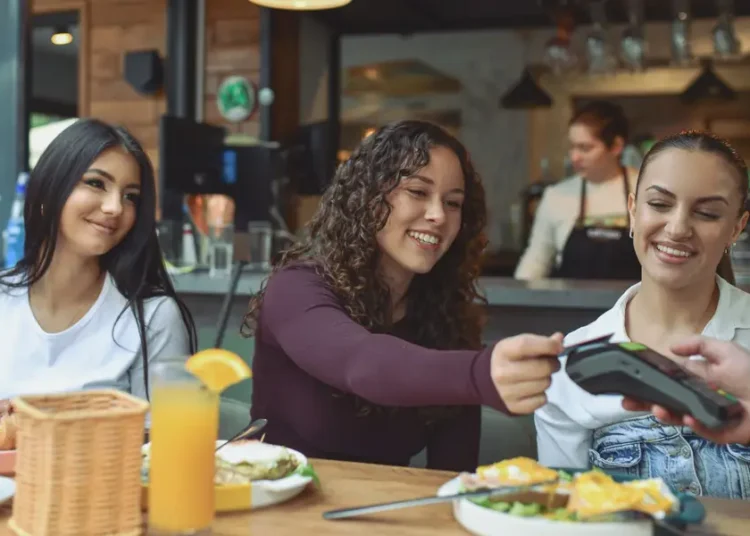 Amex’s pricey Platinum card has found its sweet spot: 30-somethings with dinner plans