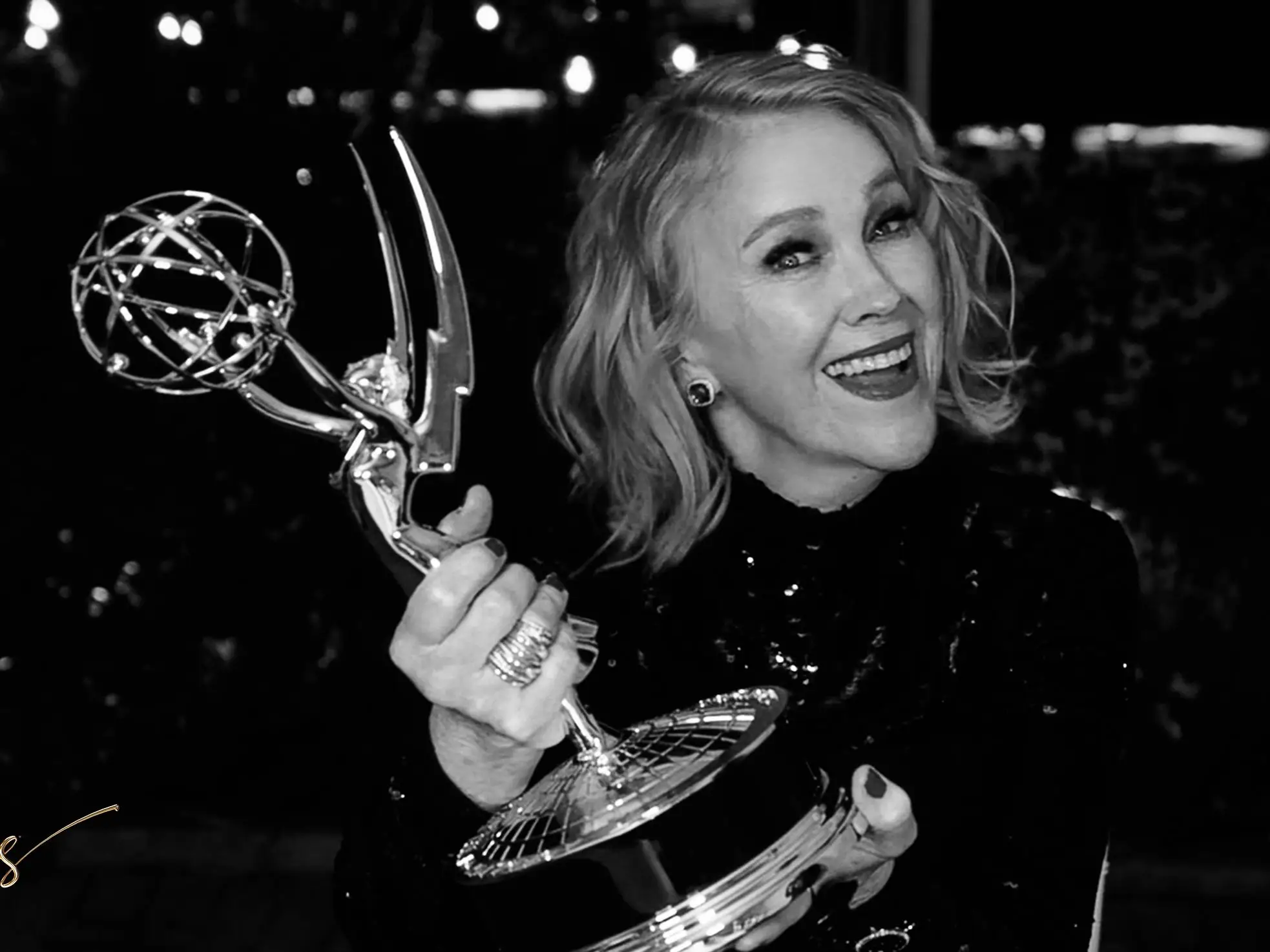 catherine o'hara with her emmy