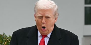 Bird-Brained Trump, 79, Still Can’t Recognize a Bald Eagle