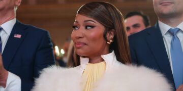 Fangirling GOP Senator Snubbed by Superstar MAGA Rapper