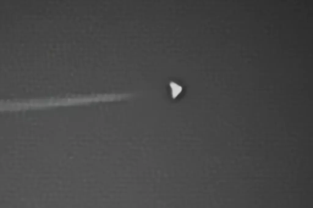 Off-grid videographer Anders Otteson recorded a strange, unidentified aircraft in the desert around 3 a.m. on Jan. 14