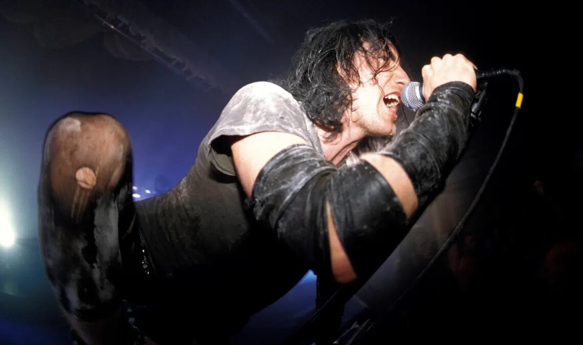 4 of the Strongest Album Openers From the 1990s Rock Scene