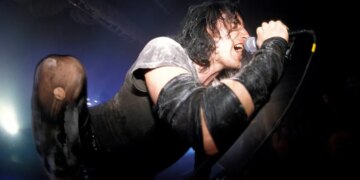 4 of the Strongest Album Openers From the 1990s Rock Scene