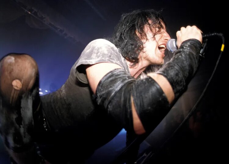 4 of the Strongest Album Openers From the 1990s Rock Scene