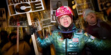 Two federal agents involved in Alex Pretti shooting placed on administrative leave